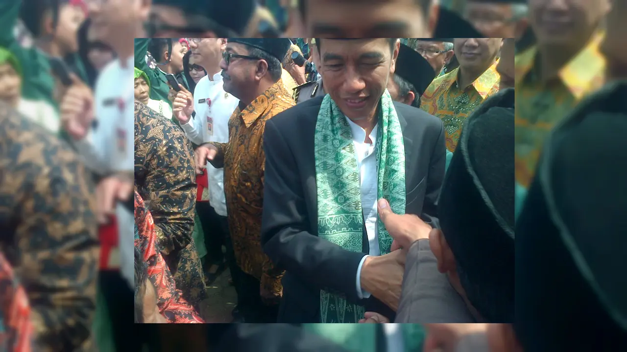 Buka Muktamar Mathla'ul Anwar, Jokowi Dapat Sorban Banten