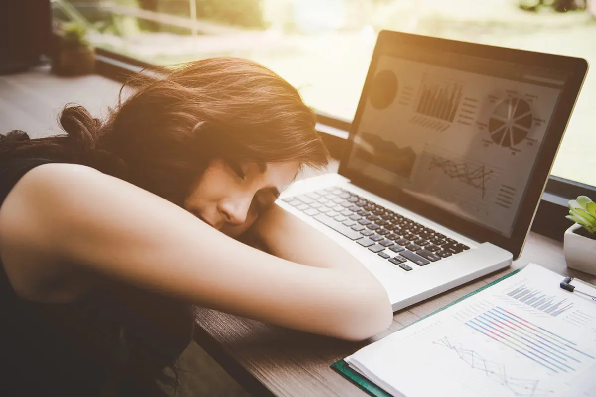 Meeting Panjang Bikin Sakit Kepala Berat dan Nyeri? Ini Tips agar Fokus Tak Terganggu!