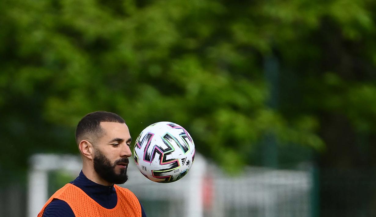 Penyerang 33 tahun tersebut kini juga telah bergabung di pemusatan latihan timnas Prancis yang digelar di Clairefontaine. (Foto: AFP/Franck Fife)