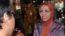 Kedatangan Nurhayati ke Rumah Sakit Pusat Pertamina adalah untuk menjenguk Ketua Umum Gerindra Suhardi yang tengah dirawat, Jakarta, Rabu (27/8/2014) (Liputan6.com/Miftahul Hayat)