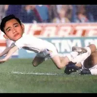 Kaesang Pengarep mengunggah foto sedang merebut bola dari Gibran Rakabuming (Instagram/@kaesangp)