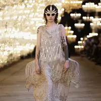 Direktur Kreatif Rumah Mode Louis Vuitton, Nicolas Ghesquière mempersembahkan Koleksi Women Spring/Summer 2022 dalam pertunjukan Spin Off Show di Shanghai Rabu (17/11/2021) malam. (dok/Louis Vuitton).