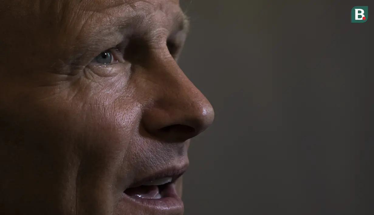Teddy Sheringham menjawab pertanyaan saat interview di Hotel Ayana MidPlaza, Jakarta, Jumat (4/5/2018). Mantan pemain Timnas Inggris ini pada kariernya pernah membela Tottenham dan Manchester United. (Bola.com/Vitalis Yogi Trisna)