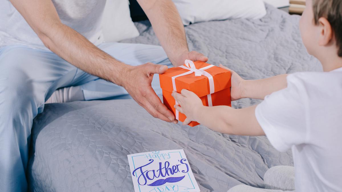 Saatnya Beri Apresiasi untuk Ayah! Ini 5 Rekomendasi Kado Praktis untuk Rayakan Hari Ayah Nasional