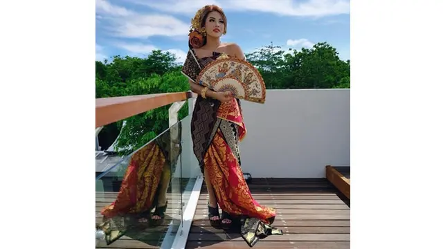 6 Pesona Aurel Hermansyah Pakai Berbagai Baju Adat, Tampil Anggun