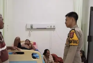 Tangkapan layar video viral saat petani di Mesuji, Lampung keracunan cairan herbisida. (Istimewa)