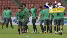 Video liputan langsung jelang Leg II Final Piala AFF 2016 soal Timnas Indonesia mencoba lapangan Stadion Rajamangala, Bangkok.