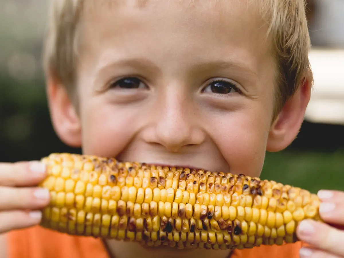 Makan Jagung Bakar Sampai Bersih 10 Detik Doang? Begini Caranya! -  Lifestyle Fimela.com