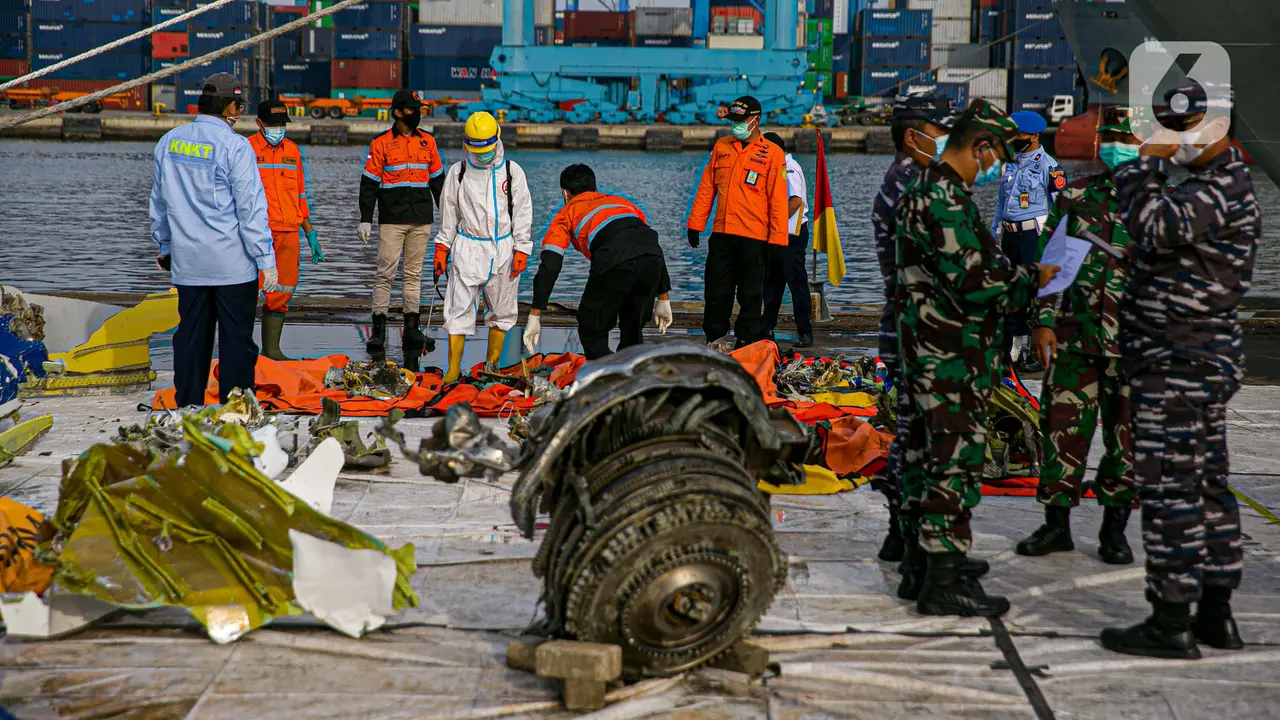 FOTO: Operasi SAR Jatuhnya Pesawat Sriwijaya Air SJ 182 Dihentikan