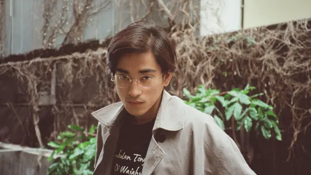 Totalitas Demi Peran, Ini 6 Potret Gaya Rambut Bio One yang Tetap Keren