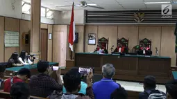 Suasana sidang cerai mantan gubernur DKI Jakarta Basuki Tjahaja Purnama atau Ahok di PN Jakarta Utara, Jakarta, Rabu (4/4). Majelis hakim juga memberikan hak asuh anak kepada Ahok. (Liputan6.com/Arya Manggala)