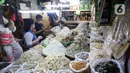 Aktivitas perdagangan di Pasar Senin, Jakarta, Rabu (22/6/2022). Menteri Perdagangan Zulkifli Hasan mengklaim inflasi Indonesia menjadi yang paling rendah dibandingkan negara lain. (Liputan6.com/Angga Yuniar)