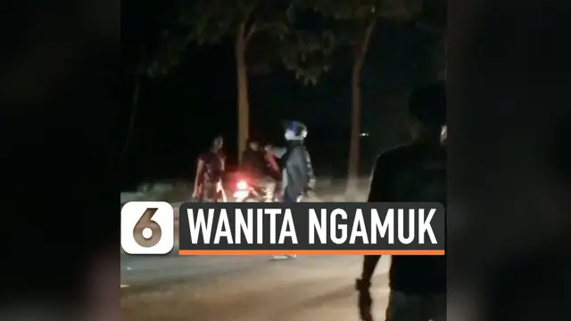 VIDEO : Viral Wanita Ngamuk di Tengah Jalan Raya