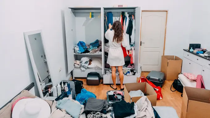 Ilustrasi rumah yang berantakan