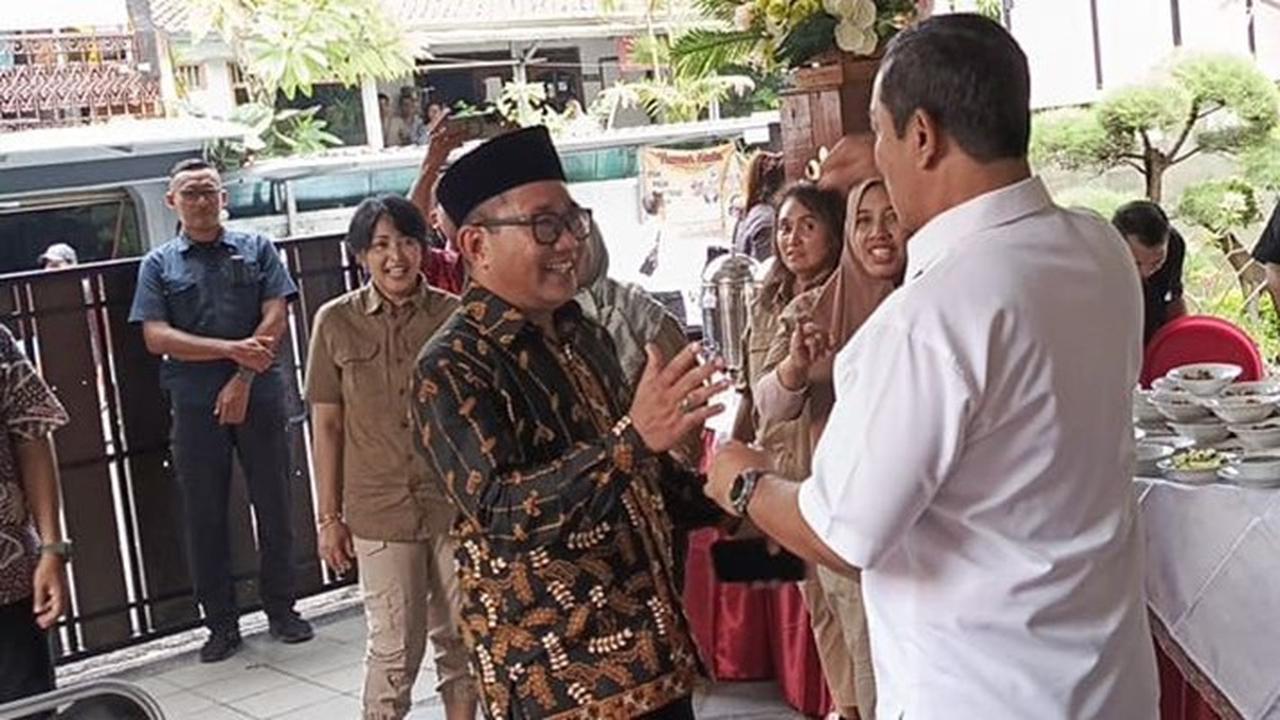 Cawagub Hendi bersama Istri dan 3 Anaknya Nyoblos di TPS 03 Lempongsari