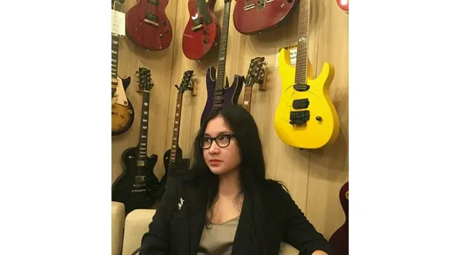 Jarang Tersorot, Ini 6 Potret Audrey Davis Anak David Naif yang Beranjak Dewasa