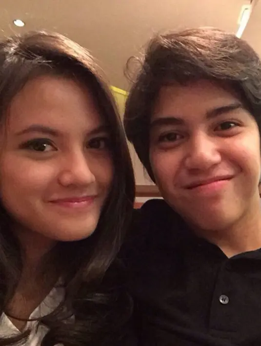 Setelah hubungan El dan Amanda Manopo pun akhirnya kandas, tak butuh waktu yang cukup lama namun akhirnya El menemukan tambatan hati.  (via instagram@elelrumi/Bintang.com)