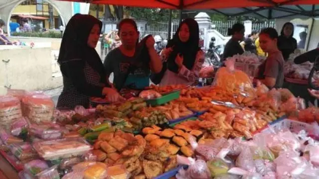 6 Pasar Tradisional yang Menjadi Tempat Berburu Jajanan