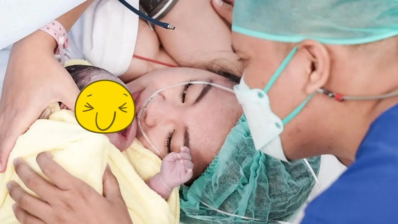 6 Momen Istri Arief Muhammad Melahirkan Anak Kedua, Langsung Punya Dua Gigi