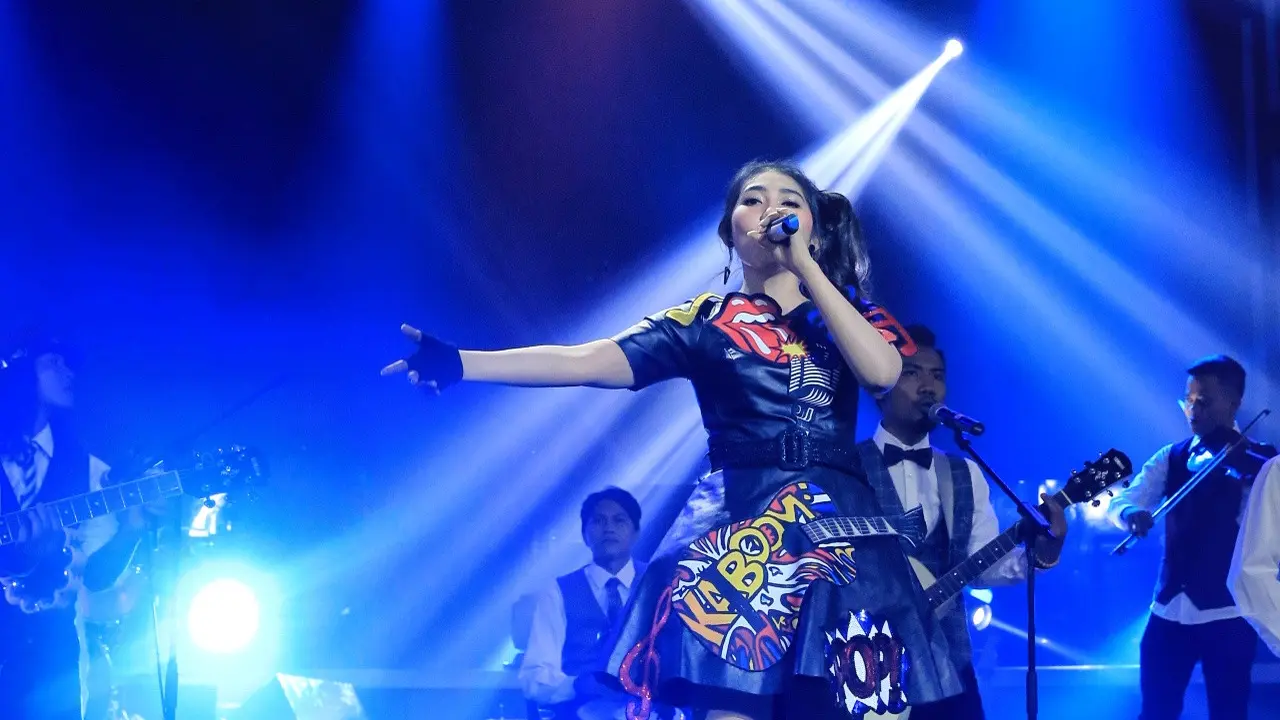 [Bintang] Via Valen di Slank in Love