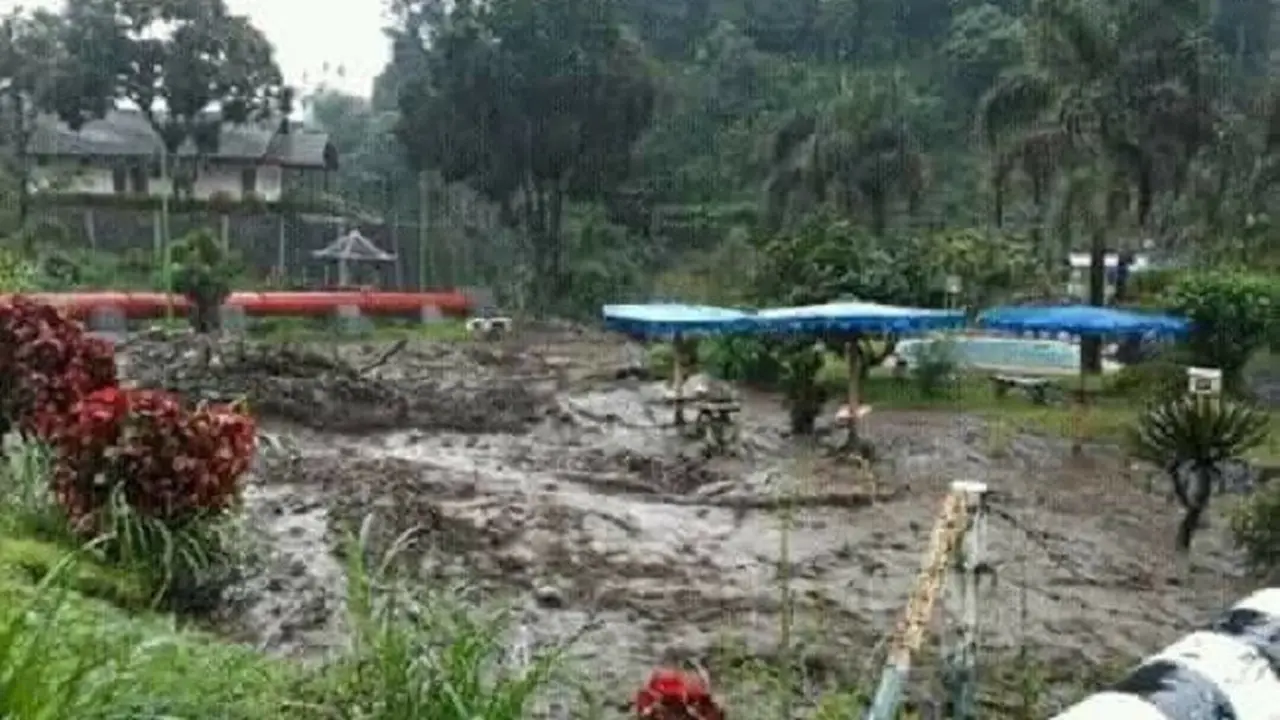 2 Cerita Nahas Warga Terseret Arus Deras Tak Terduga