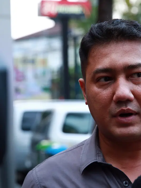 "Boleh ditanya ke Rasya. Dia mesti punya akhlak selain talenta. Secara mental juga harus mempersiapkan diri. Enggak boleh sombong, tetap rendah hati. Karena itu tak gampang," kata Teuku Rafli. (Deki Prayoga/Bintang.com)