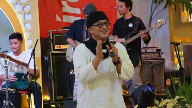 Lama Tak Muncul di Layar Kaca, Ini 6 Potret Terbaru Dik Doank yang Kini Berhijrah