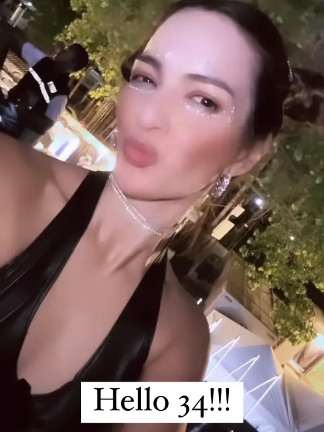 Nia Ramadhani saat Rayakan Ulang Tahun ke-34 di Festival Musik Thailand