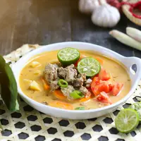 Resep Soto Betawi Kuah Susu./Copyright shutterstock.com/g/Elvita+salman