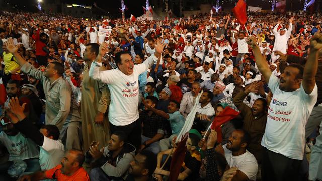 Rakyat Qatar di Doha merayakan sukses tim nasional mereka jadi juara Piala Asia 2019 di UEA. (AFP/Khaled Jaafar)