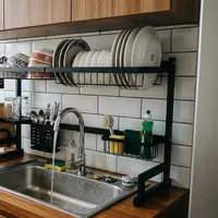 Inspirasi Area Cuci Piring dengan Rak Pengering di Atas Bak (AI Generated)