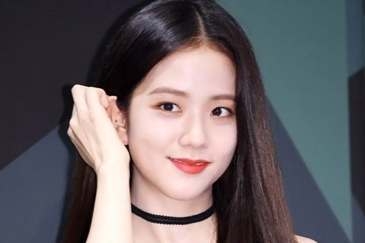 Jisoo blackpink/Jisoo instagram @sooyaaa__