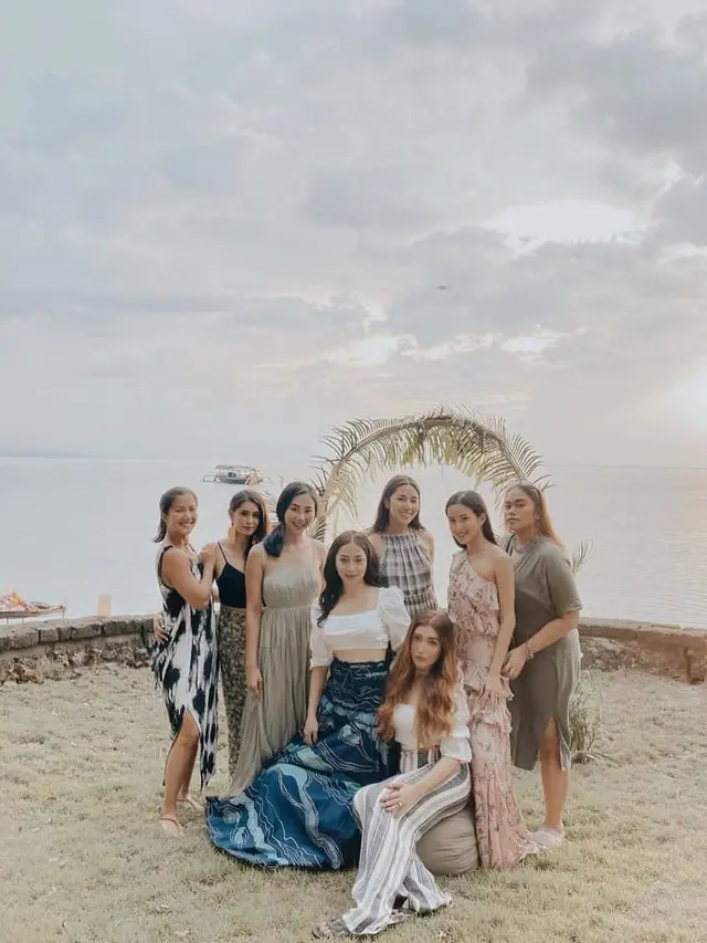 Siapkan Pesta Pernikahan, Ini 7 Potret Liburan Nikita Willy di Sumba