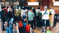 Lonjakan penumpang di Bandara Pekanbaru mulai terjadi karena arus mudik lebaran. (Liputan6.com/M Syukur)