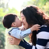 ilustrasi ibu dan anak/zhu difeng/Shutterstock