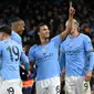 Manchester City berhasil membungkam Arsenal dengan skor 1-0 pada laga putaran keempat Piala FA di Stadion Etihad, Sabtu (28/1/2023) dini hari WIB. Gol tunggal kemenangan City dicetak Nathan Ake. (AFP/Oli Scarff)