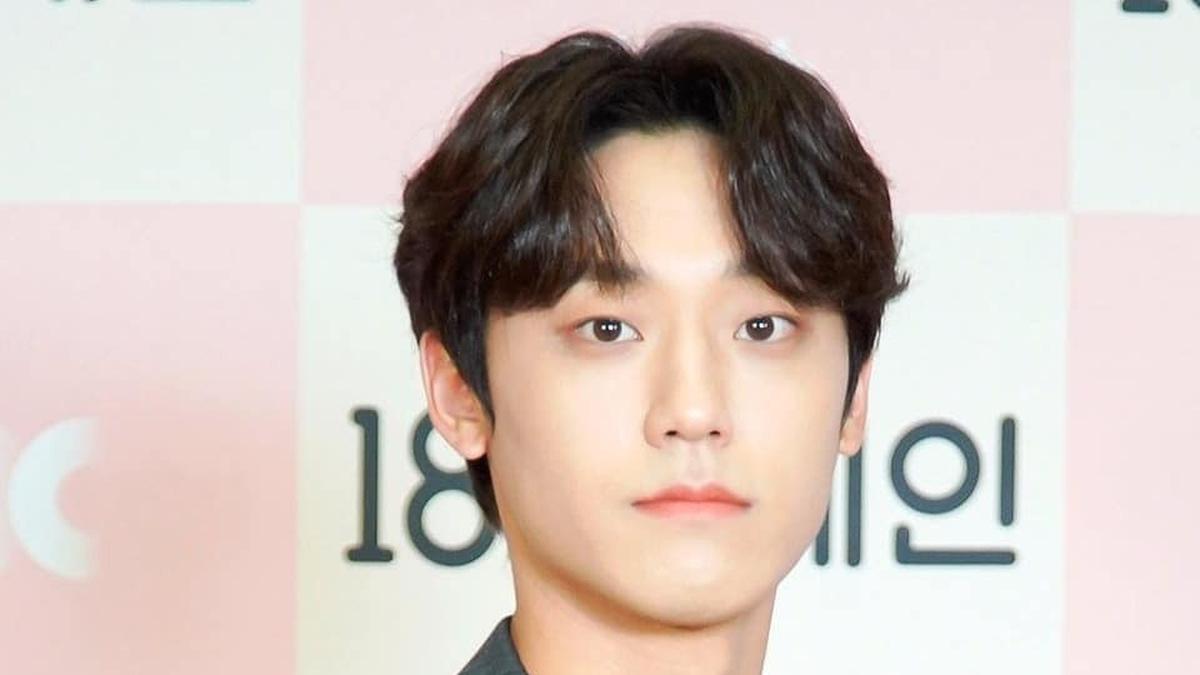Lee Do Hyun Segera Berangkat Wajib Militer, Fans Diminta Doakan dari