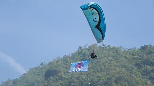 Ilustrasi paralayang