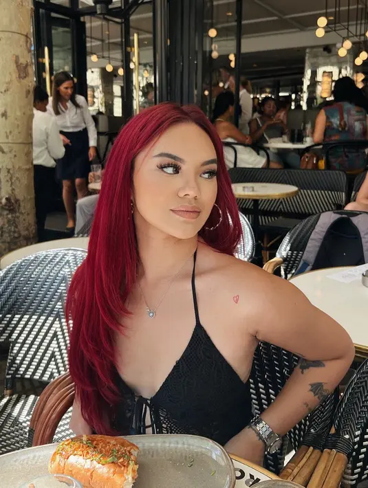 Bahkan ada juga yang menyebut Shafa Harris mirip dengan pemeran Black Widow. (FOTO: instagram.com/shafaharris)