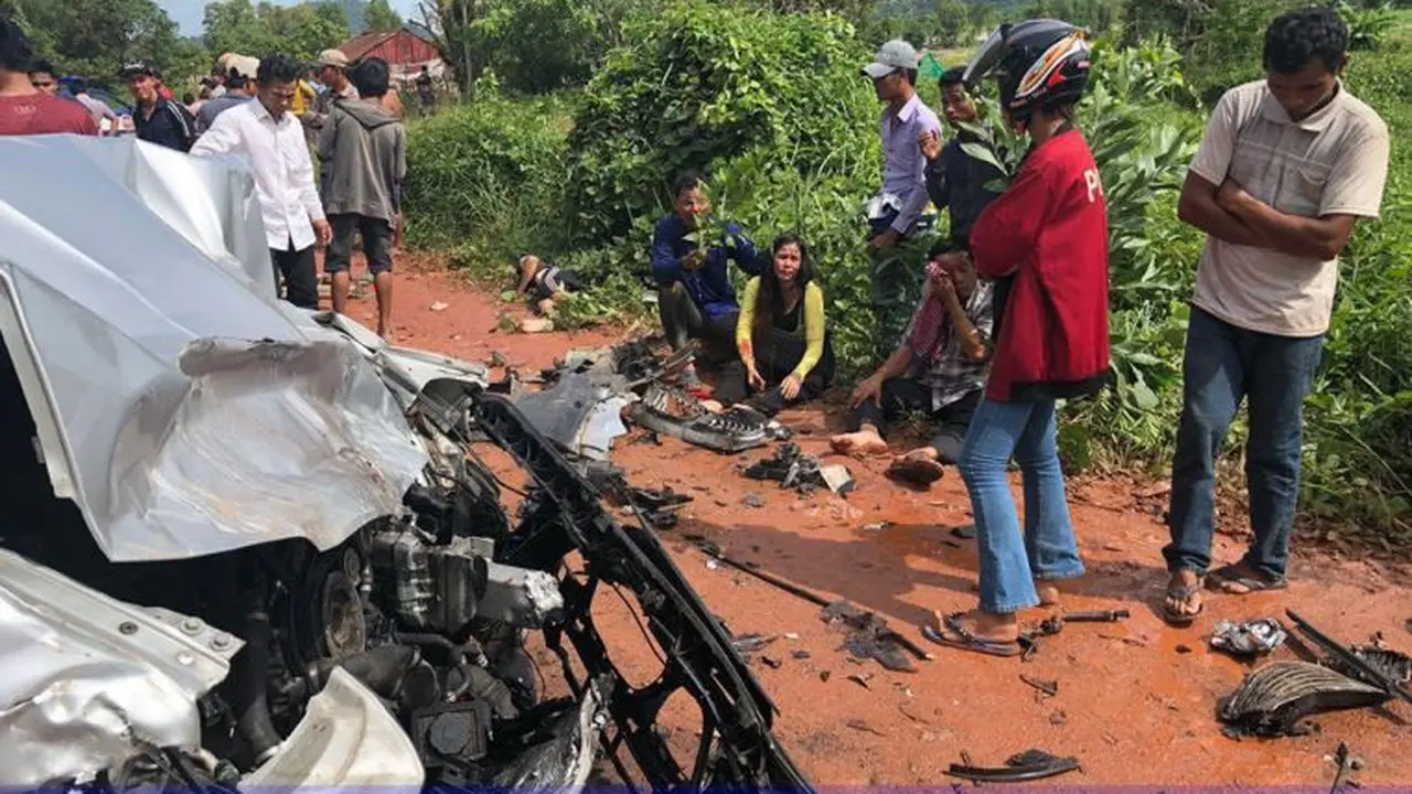 Tempat kejadian perkara kecelakaan mobil yang menewaskan istri pangeran Kamboja (foto: GENERAL COMMISSARIAT OF NATIONAL POLICE CAMBODIA)