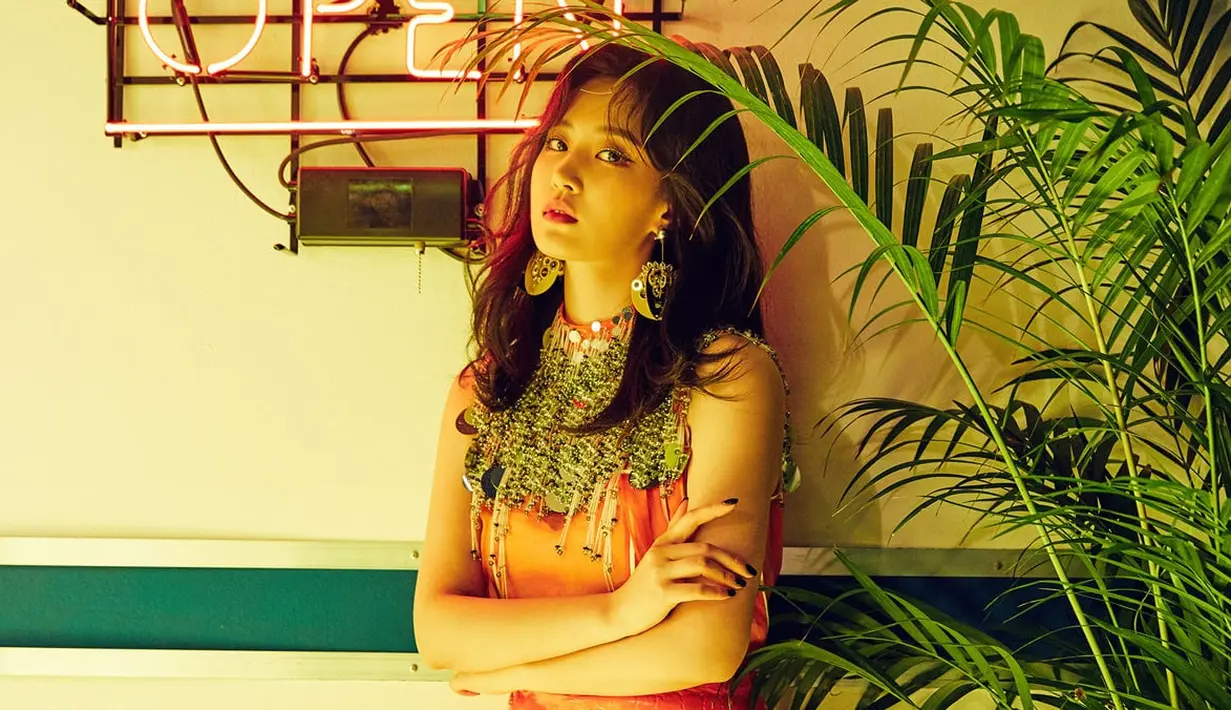 Wanita cantik ini mempunyai alasan tersendiri untuk tak menggelar fanmeeting. Hal tersebut terungkap saat ia melakukan siaran V Live baru-baru ini. (Foto: soompi.com)