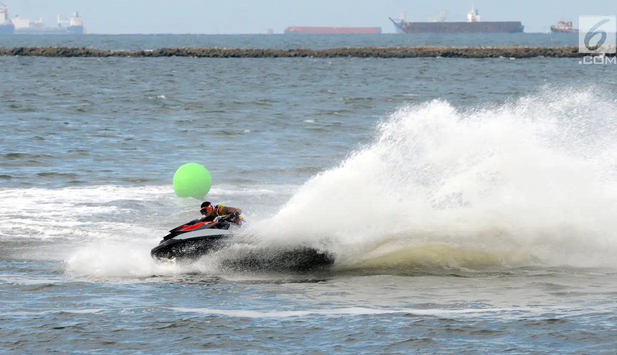 Pengemar BMW M Owners Club Indonesia mengikuti Sea-Doo Slalom Competition di Jetski Indonesia Academy, Ancol, Jakarta, Sabtu (2/3). Acara ini menjalin silaturahmi para penggemar kendaraan sports performa dan beresiko tinggi. (merdeka.com/Dwi Narwoko)