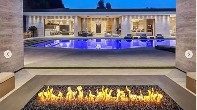 Kylie Jenner Beli Rumah Baru untuk Karantina Mandiri, Ada 14 Kamar Mandi di Dalamnya