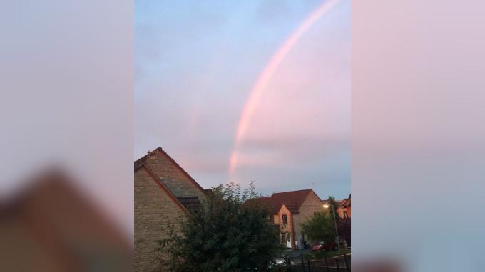 Fenomena pelangi merah (Twitter/@rshipleyart)