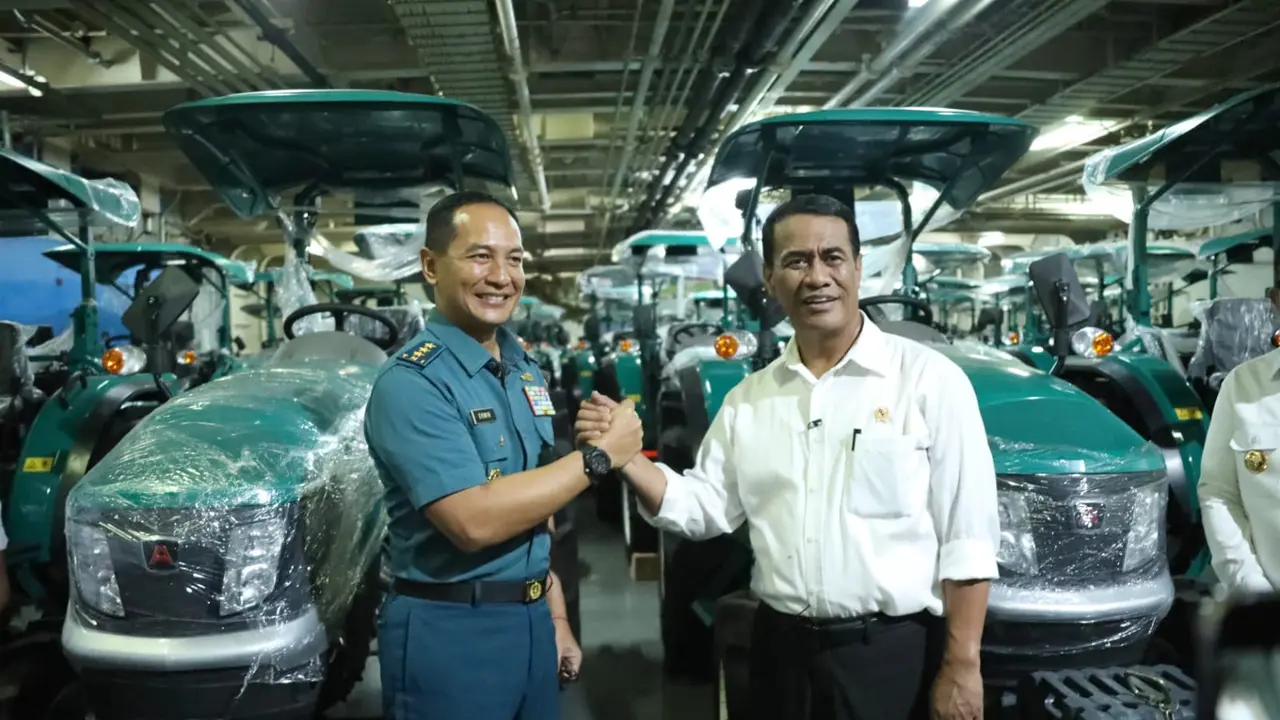 Mentan Amran Bersama Wakasal Lepas Brigade Alsintan