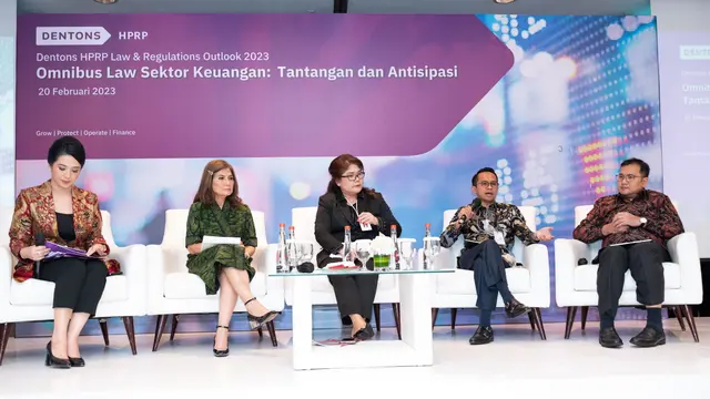 Seminar Dentons HPRP Law and Regulations Outlook 2023: Omnibus Law Sektor Keuangan: Tantangan dan Antisipasi di Hotel Sangri-la, Jalan Jenderal Sudirman