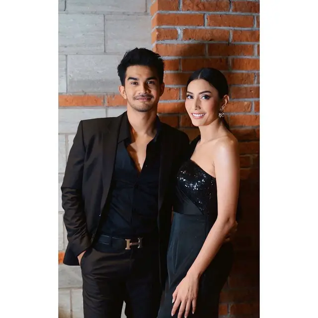 Hadiri Gala Premier, Ini 6 Potret Tyas Mirasih dan Tengku Tezi yang Makin Dekat