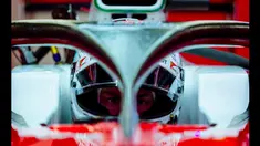 Halo-style cockpit protection dipakai dua pebalap Ferrari Sebastian Vettel dan Kimi Raikkonen pada tes pramusim di Sirkuit Catalunya, Barcelona. (Bola.com/Twitter/Formula1)