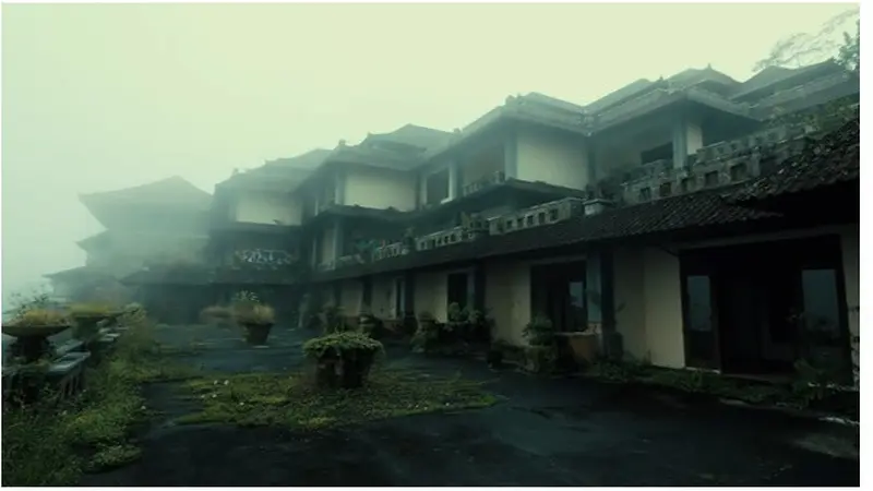 Terbengkalai, Ini 7 Potret Hotel Milik Tommy Soeharto yang Disebut 'Istana Hantu'
