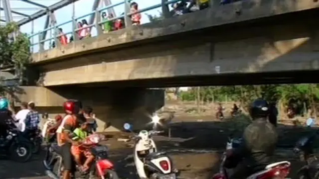 [VIDEO] Provinsi Jatim Kucurkan 1 Miliar Untuk Erupsi Kelud